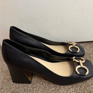 NWOT Nine West Black Block Heel Pumps with Gold Ring Detail